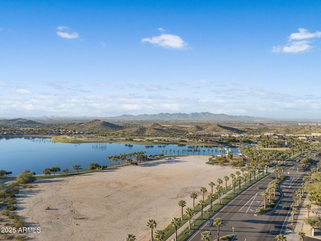 18438 W LAVENDER Lane, Goodyear, AZ 85338