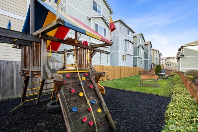 1128 Chestnut Street, Everett, WA 98201