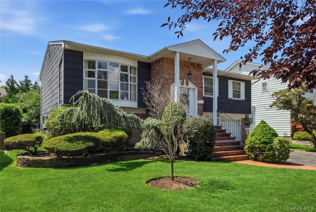 18 Valley Lane E, Valley Stream, NY 11581 — photo 2