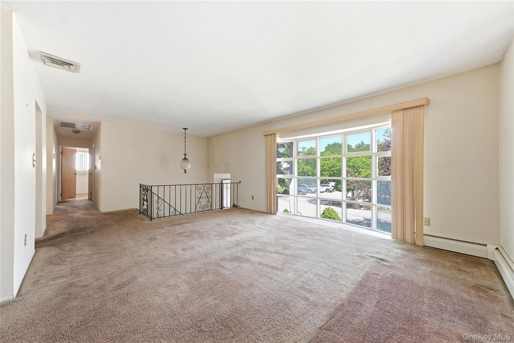 18 Valley Lane E, Valley Stream, NY 11581 — photo 4