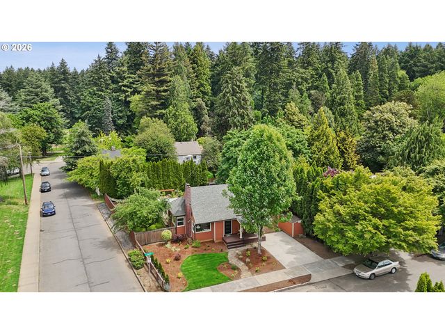 10247 N SMITH St, Portland, OR 97203