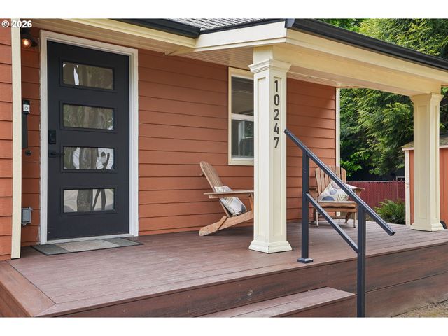 10247 N SMITH St, Portland, OR 97203