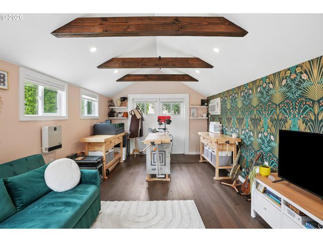 10247 N SMITH St, Portland, OR 97203