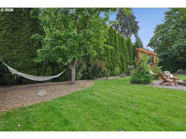 10247 N SMITH St, Portland, OR 97203