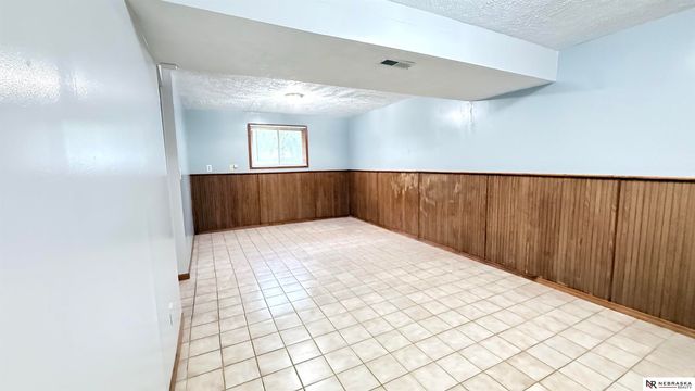 2001 SW 16 Street, Lincoln, NE 68522