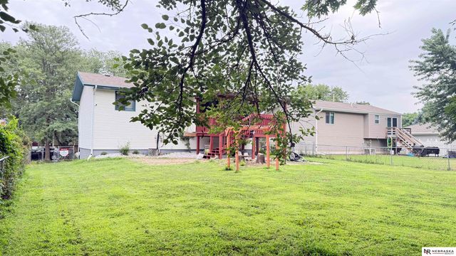 2001 SW 16 Street, Lincoln, NE 68522
