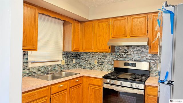 2001 SW 16 Street, Lincoln, NE 68522