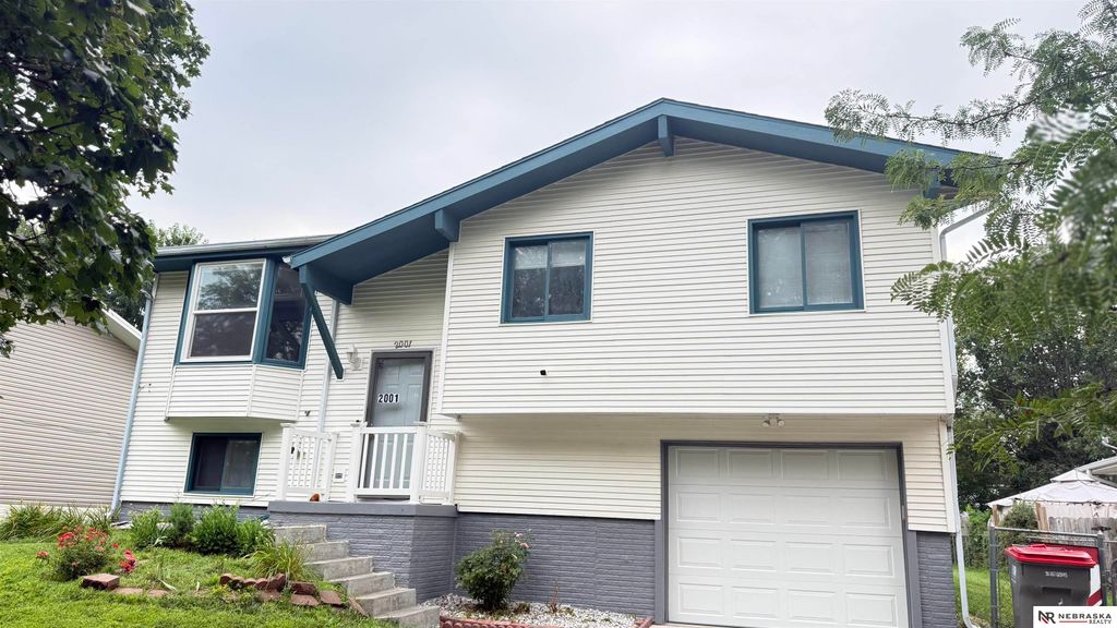2001 SW 16 Street, Lincoln, NE 68522