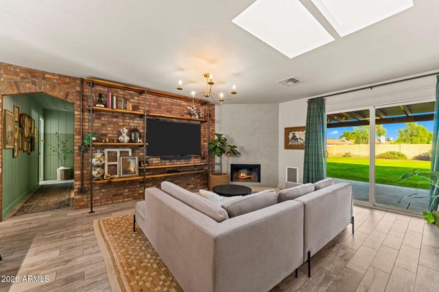 633 N ROOSEVELT Avenue, Chandler, AZ 85226