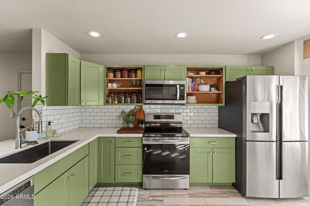 633 N ROOSEVELT Avenue, Chandler, AZ 85226