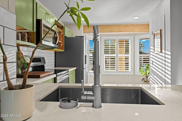 633 N ROOSEVELT Avenue, Chandler, AZ 85226