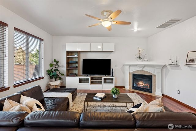 16822 134th Avenue Ct E, Puyallup, WA 98374