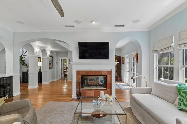 2941 W BAYSHORE COURT, Tampa, FL 33611