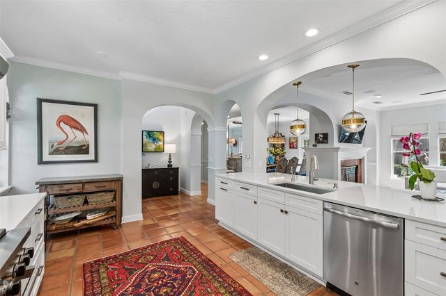2941 W BAYSHORE COURT, Tampa, FL 33611
