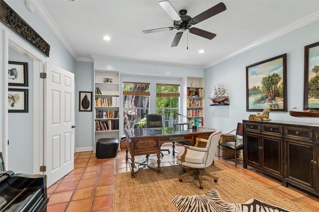 2941 W BAYSHORE COURT, Tampa, FL 33611