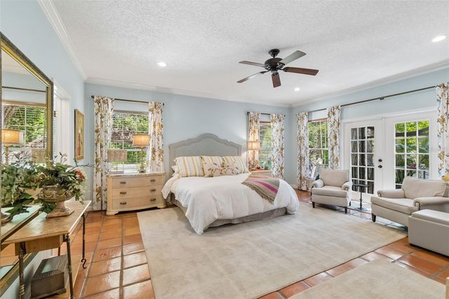 2941 W BAYSHORE COURT, Tampa, FL 33611