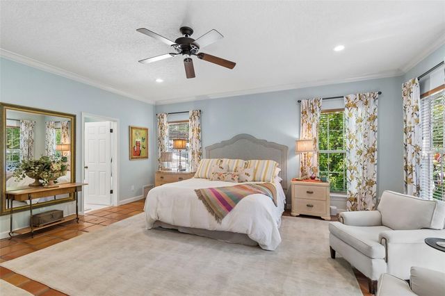 2941 W BAYSHORE COURT, Tampa, FL 33611
