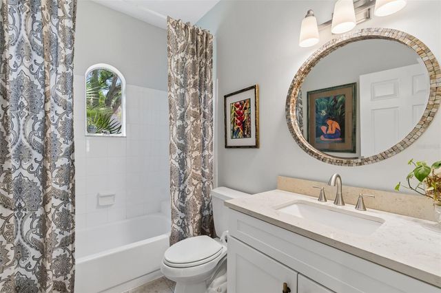 2941 W BAYSHORE COURT, Tampa, FL 33611