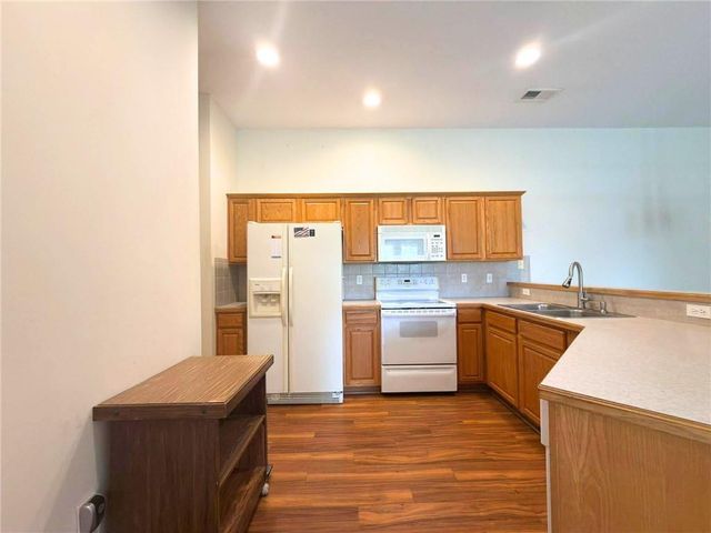 18437 W 156th Terrace 3500, Olathe, KS 66062