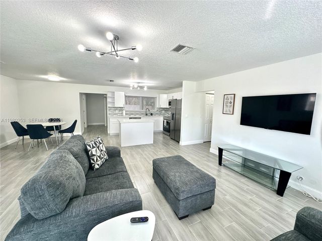 3511 Quentin Ave, Boynton Beach, FL 33436