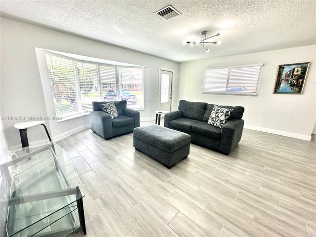 3511 Quentin Ave, Boynton Beach, FL 33436