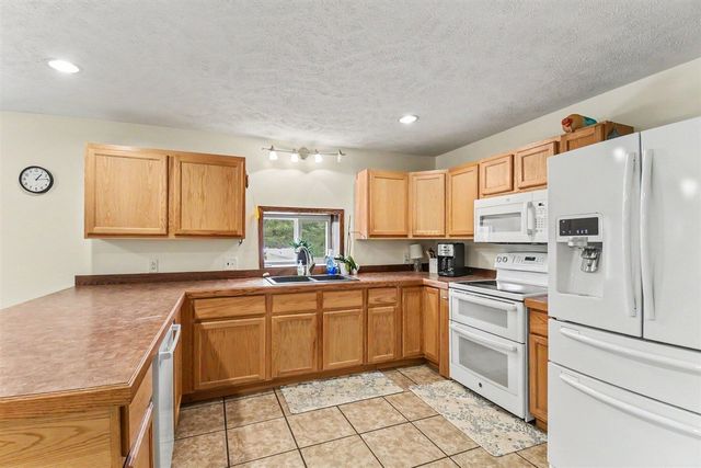 861 132nd Avenue, Wayland, MI 49348