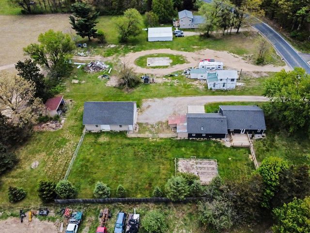 861 132nd Avenue, Wayland, MI 49348