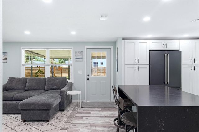 4300 EASTERN PARKWAY, Sarasota, FL 34233