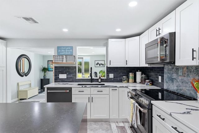 4300 EASTERN PARKWAY, Sarasota, FL 34233