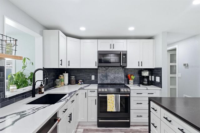 4300 EASTERN PARKWAY, Sarasota, FL 34233