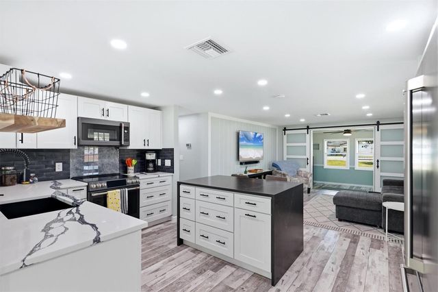 4300 EASTERN PARKWAY, Sarasota, FL 34233
