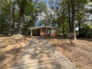 2706 Wynnewood Drive, Greensboro, NC 27408