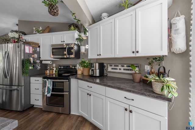 1501 E Sylvan Cir Circle, Brandon, SD 57005