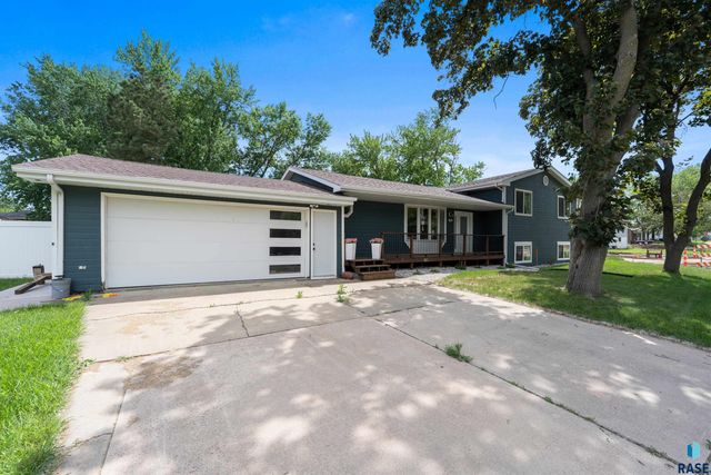 1501 E Sylvan Cir Circle, Brandon, SD 57005