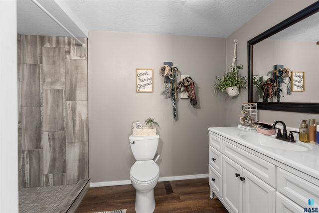 1501 E Sylvan Cir Circle, Brandon, SD 57005