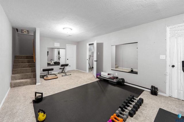 1501 E Sylvan Cir Circle, Brandon, SD 57005