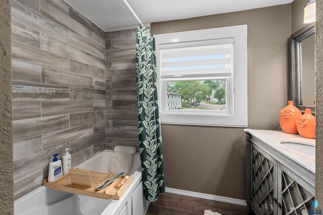 1501 E Sylvan Cir Circle, Brandon, SD 57005