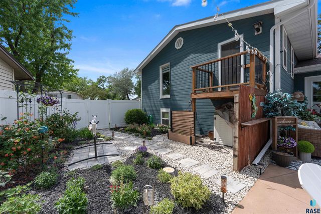 1501 E Sylvan Cir Circle, Brandon, SD 57005