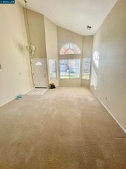 1057 Green Point Ct, Concord, CA 94521