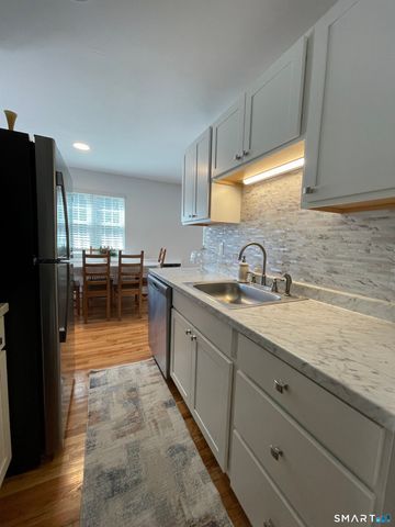 5 Woodside Avenue F65, Danbury, CT 06810