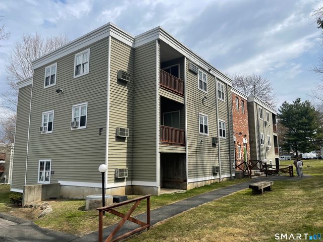 5 Woodside Avenue F65, Danbury, CT 06810