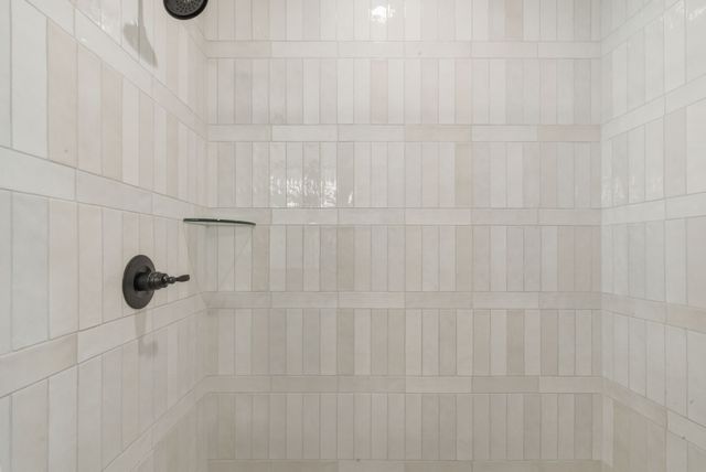 1005 Paramount Drive, Cresson, TX 76035