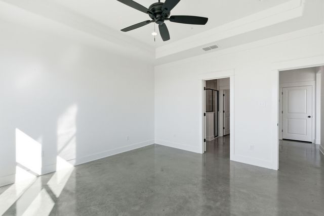 1005 Paramount Drive, Cresson, TX 76035