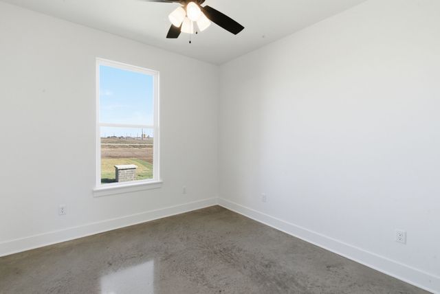 1005 Paramount Drive, Cresson, TX 76035