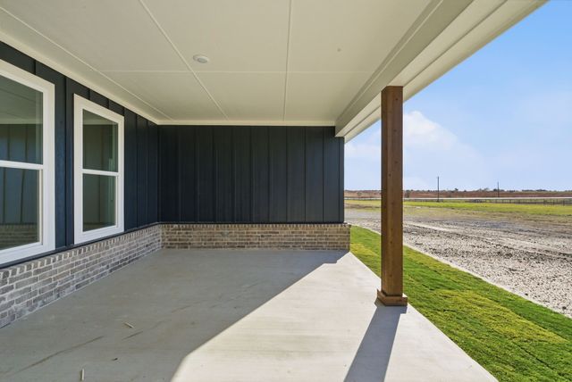 1005 Paramount Drive, Cresson, TX 76035