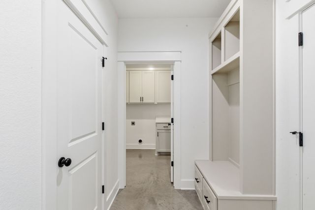 1005 Paramount Drive, Cresson, TX 76035