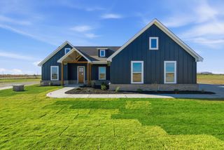 1005 Paramount Drive, Cresson, TX 76035