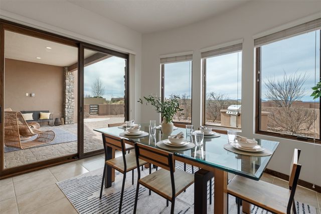 9 Camino Maravilla, Santa Fe, NM 87506