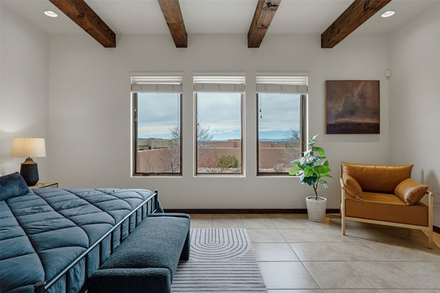 9 Camino Maravilla, Santa Fe, NM 87506