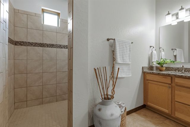 9 Camino Maravilla, Santa Fe, NM 87506